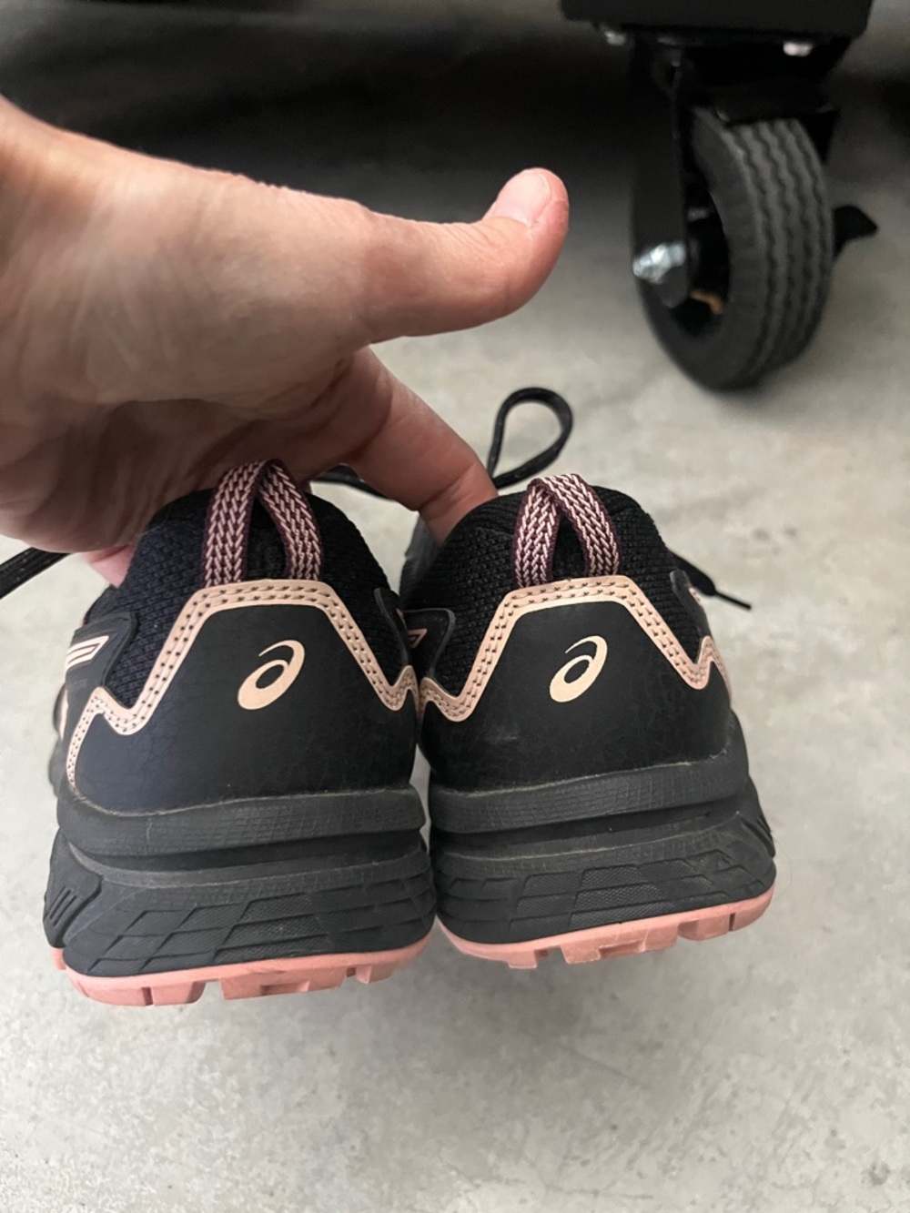 Asics Gel Venture Women’s Trainer Black Pink Athletic Sneakers Sz 9 Like New - Picture 7 of 12